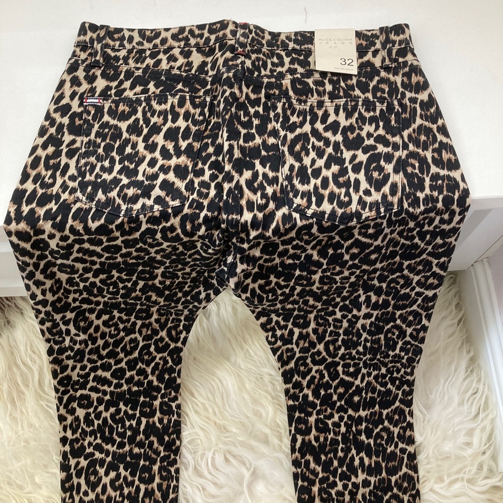 ALICE + OLIVIA High-Rise Straight Leg Jeans - Picture 8 of 11